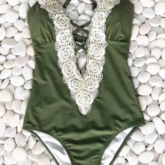 Ladies vintage lace one piece swimsuit - Picture 4 of 5